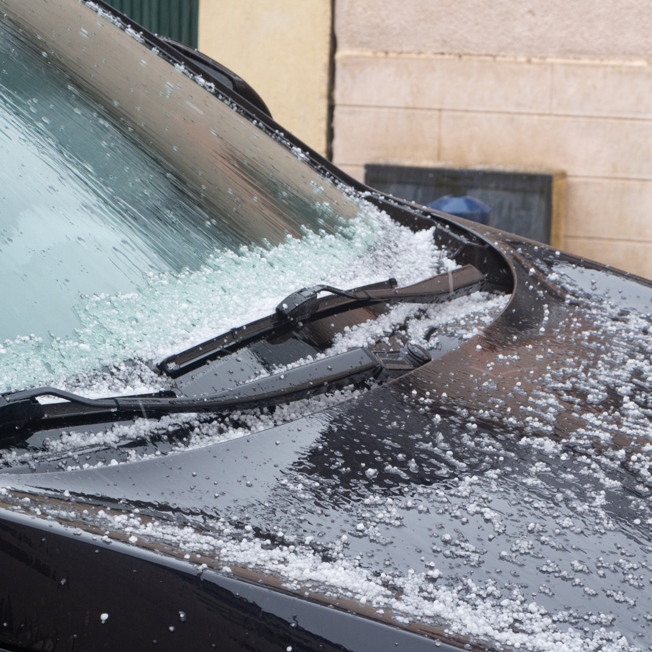 abolladura de coche de granizo